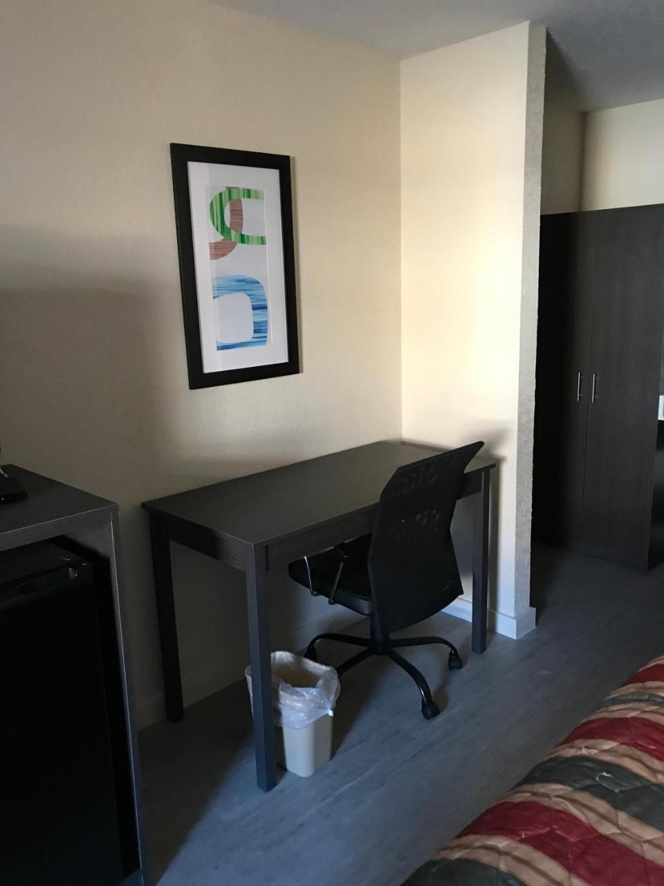 Sunset Inn Northlake Шарлът Екстериор снимка