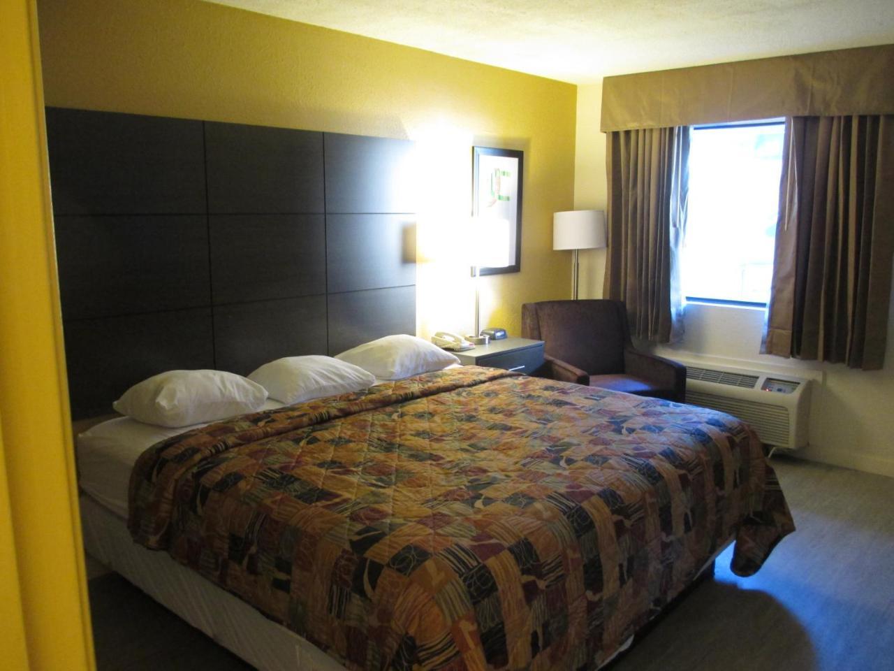 Sunset Inn Northlake Шарлът Екстериор снимка