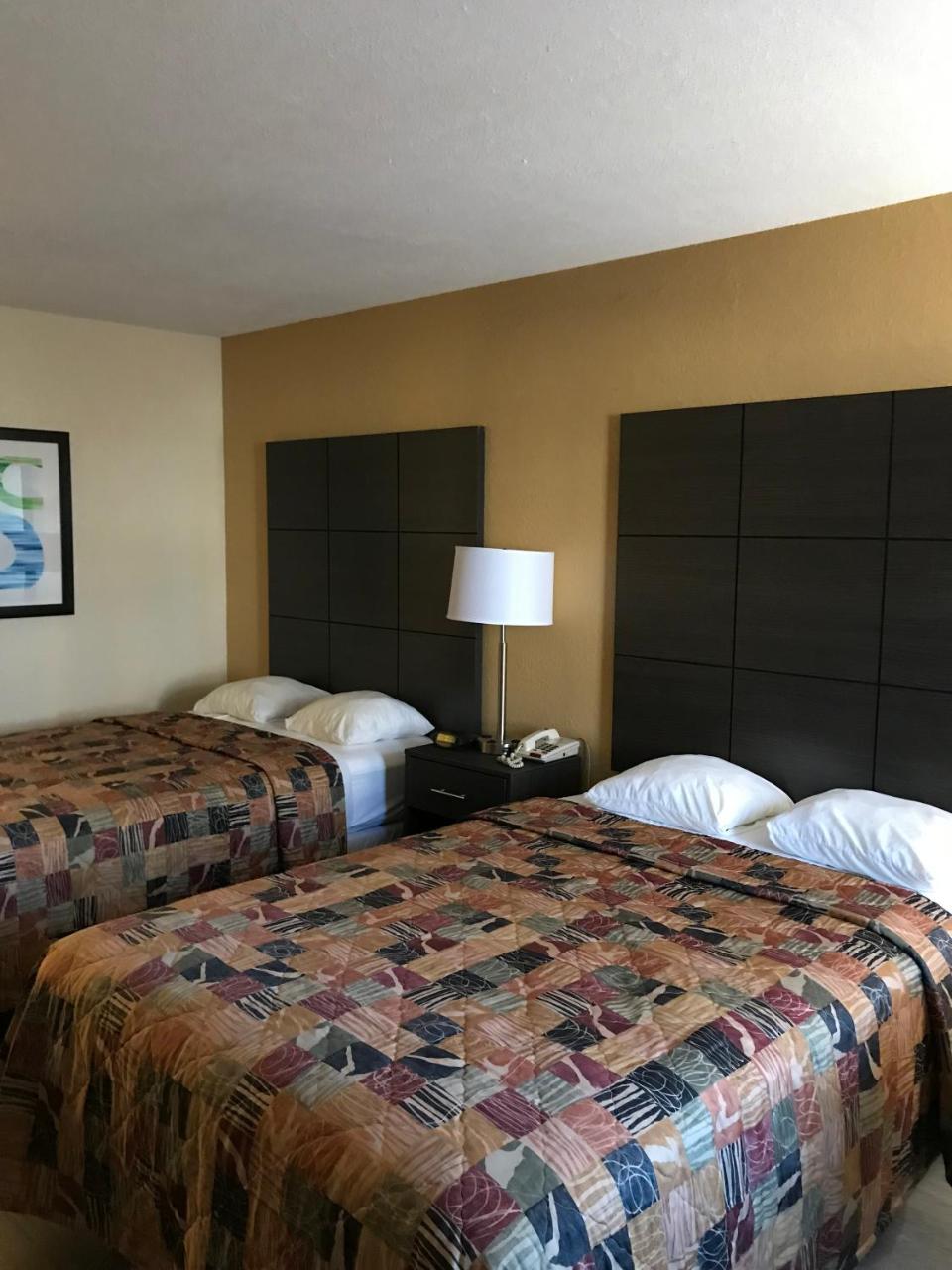Sunset Inn Northlake Шарлът Екстериор снимка